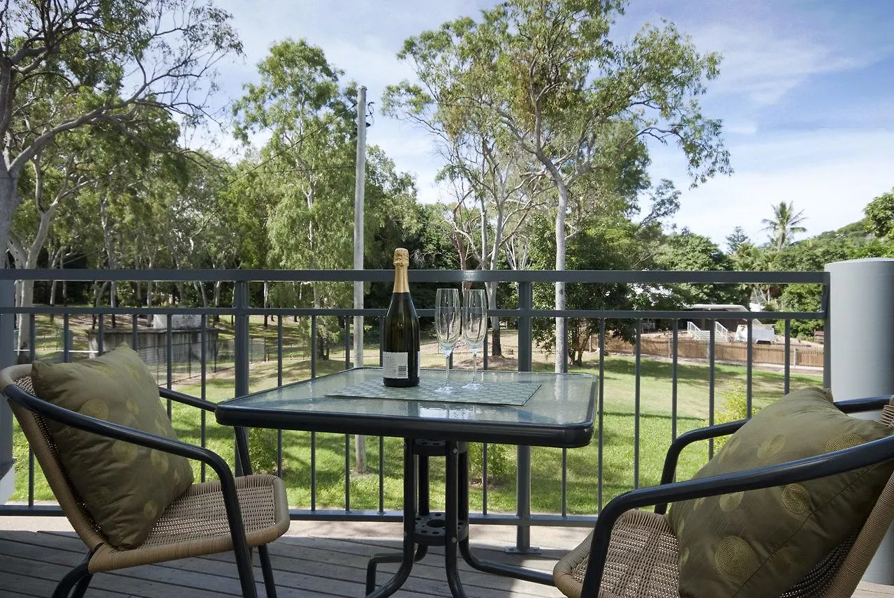 Woodville Beach Townhouse 5 Arcadia Nyaraló